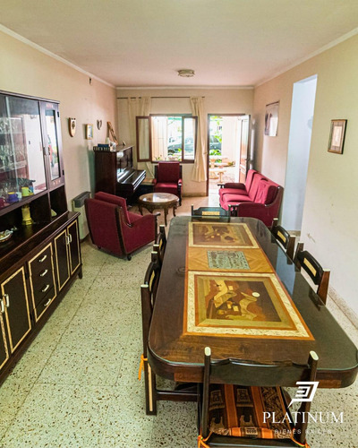 Venta Casa 4 Dormitorios Tres Cerritos Con Cochera