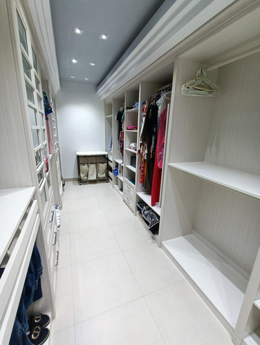 Imagen 19 de 30 de En Venta Lujosa Casa Amoblada En Urbanización Guataparo, Valencia