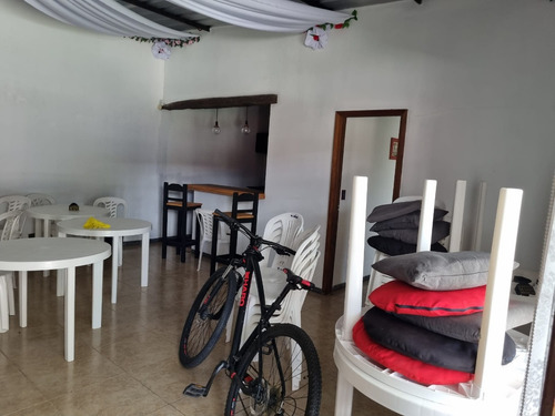Casa 4 Dormitorios Impecable Gran Terreno Barbacoa