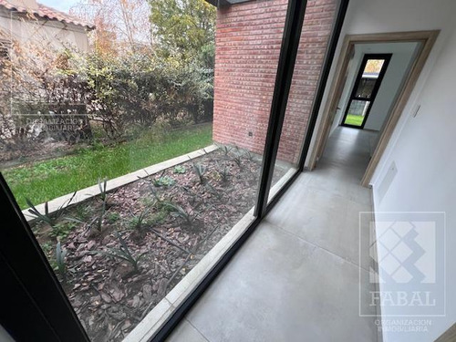 Casa Venta Barrio Privado Sauces Del Limay, 3 Dormitorios (suite), 4 Baños Y Jardín Con Pileta