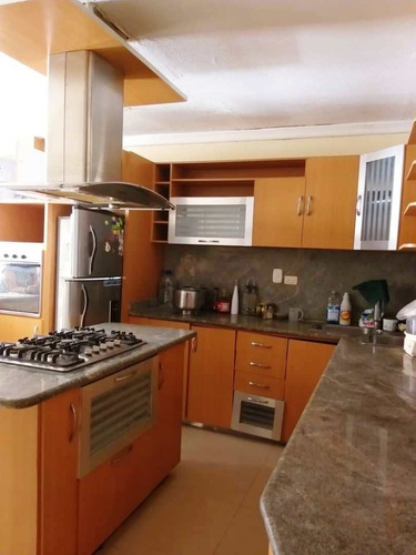 Imagen 2 de 11 de Townhouse En Venta Nueva Barcelona