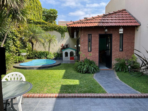 Venta Hermosa Casa Con Parque, Pileta Y Quincho
