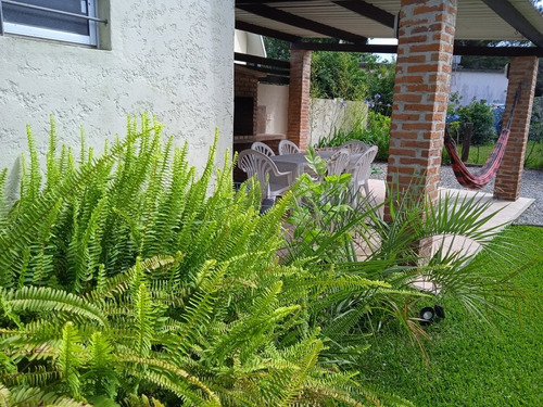 Imagen 13 de 15 de Alquiler Piriapolis, Playa Grande, Casa Con Barbacoa Especial Para Familia O Amigos. Lugar Cercado Seguro Para Niños Y Tu Mascota!