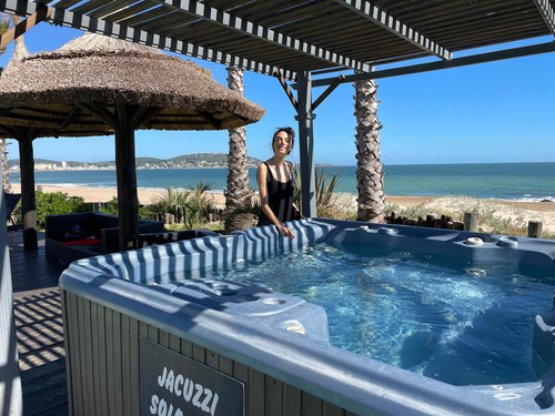 Alquilo Piriapolis Linods Aptos De 1 Y 2 Dormitorios Sobre La Arena Rodeado De Palmeras Pisicna Cerrada 38 Grados,piscina Exterior Sala De Juegos Un Lugar Unico En Piriapolis Sobre La Playa