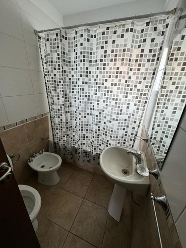 Alquiler Comercial Amplias Oficinas Con Balcon - Zona Plaza Mitre