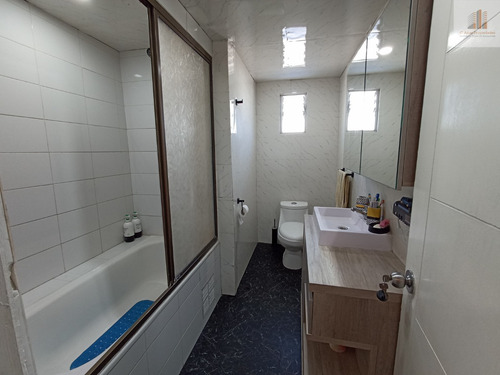 Se Vende Casa 4d/2b De 125/138 M2, Comuna El Bosque