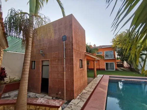 Casa En Venta En Manantiales