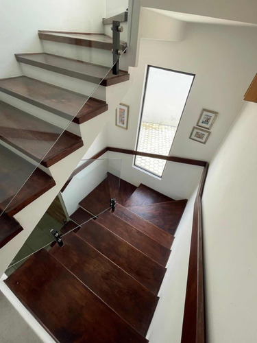 Magnifica Residencia Con Acabados De Lujo En Privada, 246 M2