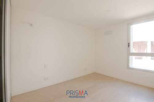 Imagen 11 de 24 de Dúplex Housing Chacritas. Dormitorios En Planta Baja Y Planta Alta