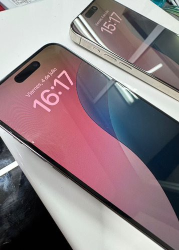 Apple Iphone 15 Pro (128 Gb)(esim) / Titanio Natural / Liberado Titanio Natural (Reacondicionado)