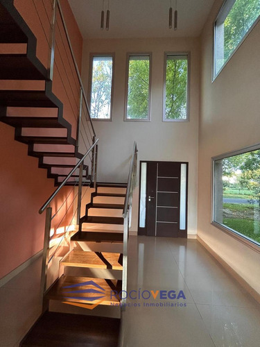 Casa En Venta En Barrio Santa Ana Moreno