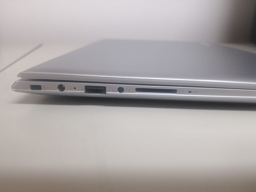 Lenovo Amd A9-9410- 8gb+1t Radeon R5! 80ul000ear