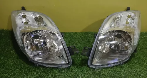 Faro Toyota Yaris Izquierdo
