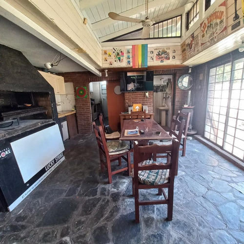 Gran Casa En Ciudad Jardin/permuta/apta Credito