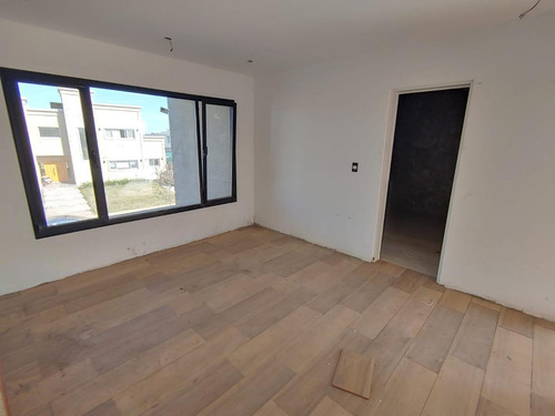 Imagen 16 de 20 de Venta Casa Harás Santa María Al Golf