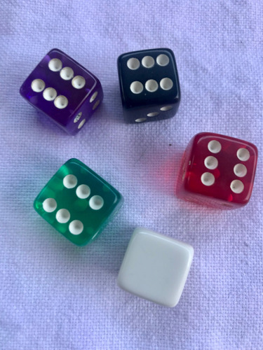 Imagem 3 de 3 de Tabuleiro Mahalila Linho M+72 Fichas+5 Dados