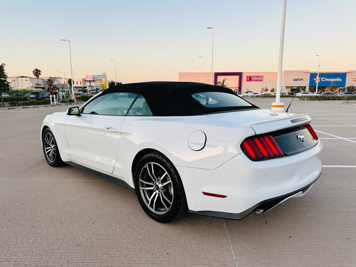 Ford Mustang CONVERTIBLE 4 CILINDROS TURBO
