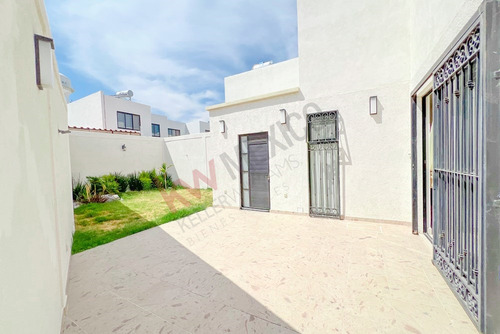 Casa En Venta Con Terreno Excedente En Un Residencial Muy Tranquilo Y Seguro En La Zona Norte De ...