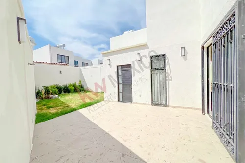 Casa En Venta Con Terreno Excedente En Un Residencial Muy Tranquilo Y Seguro En La Zona Norte De ...