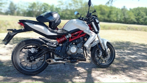 Imagen 4 de 8 de Benelli Tnt300