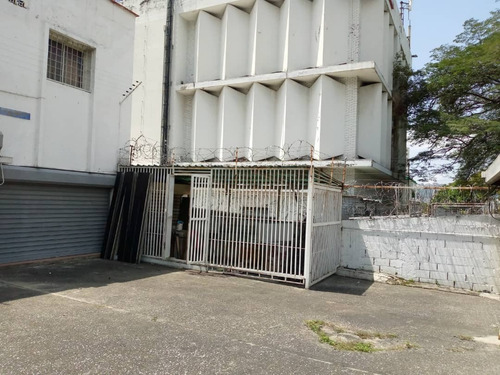 Casa Comercial De Dos Plantas En La Florida, Alto Transito Peatonal Y Vehicular, Para Cualquier Actividad Comercial, Agua, Cantv
