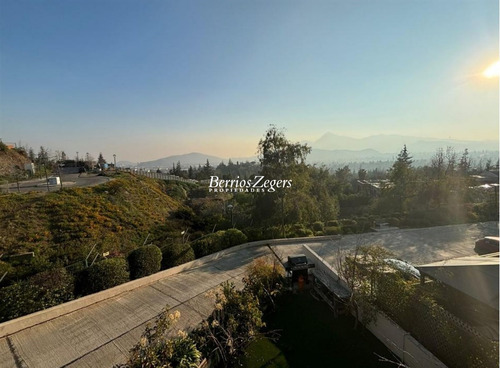 Casa En Venta De 4 Dorm. Lo Barnechea Townhouse Oportunidad