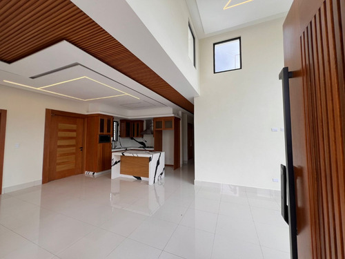 Casa En Venta En Padre Las Casas Elegancia Y Espacio En Santiago