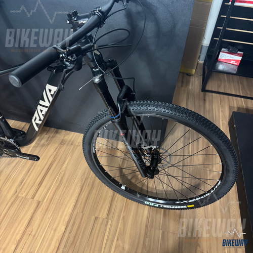 Bicicleta Rava Cave Boost 2025 Comp Grupo Shimano Deore 6100