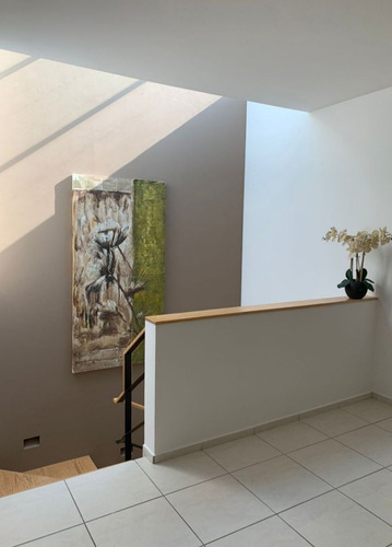 Venta De Casa En Centro Sur, Claustros Del Sur, 4 Recamaras, 4.5 Baños, Jardín