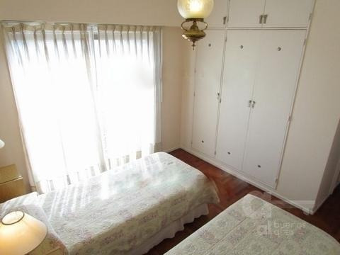 Almagro. Departamento 2 Ambientes Con Balcón. Alquiler Temporario Sin Garantías.