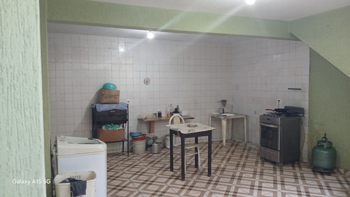 Casa 4 Dormitórios 1 Suíte 2 Banheiro