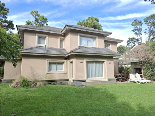 Casa Terrazas Al Golf . Pinamar . Oportunidad .
