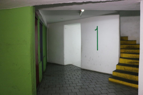 Imagen 8 de 8 de Venta De Cochera Cubierta En Once Seguridad 24hs