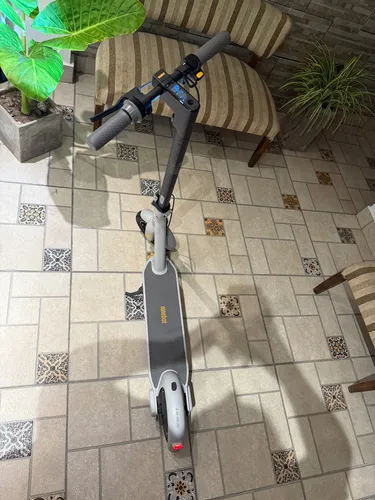 Monopatín Eléctrico Ninebot Kickscooter Max G30lp
