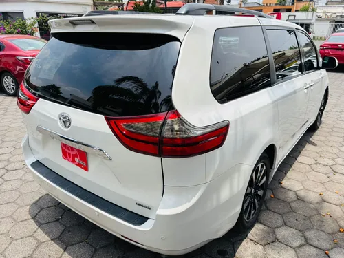 Toyota Sienna 3.5 Limited V6 At