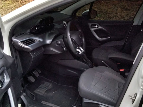 Imagem 9 de 10 de Peugeot 208 Griffe 1.6 16v Flex