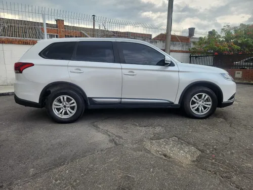 Mitsubishi Outlander 2.4 Kaiteki
