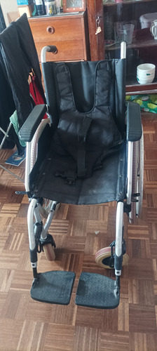 Silla De Ruedas Meyra Budget 9050 (talla 40) Con Arnés