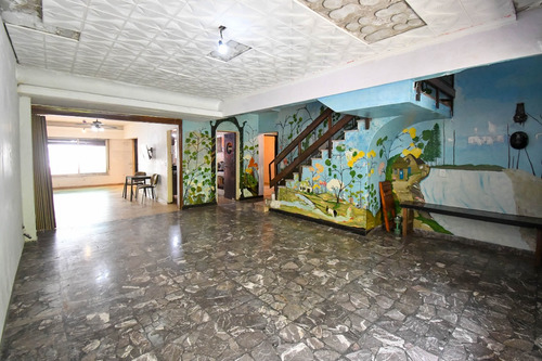 Terreno 1800 M² Cons (22.8 M Pb + 7pisos + 2retiros) / Casa En Venta - Boedo