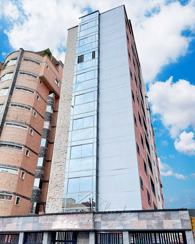 En Venta Con Financiamiento Penthouse Dúplex 349 M² Urbanización El Bosque, Maracay, Aragua