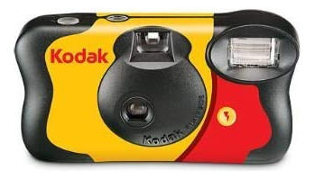 Cámara Desechable Kodak Fun Saver De 35 Mm Con Flash 27 Exp,