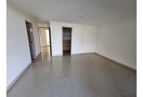 Amplio Y Cómodo Apartamento En Venta En Los Balsos