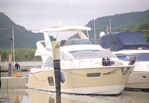 Imagem 3 de 16 de Lancha Schaefer 620 2014 Ñ | Intermarine Ferretti Azimut
