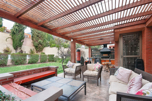 Casa San Carlos Apoquindo Condominio Seguro, 5 Dorm, 4 Baños