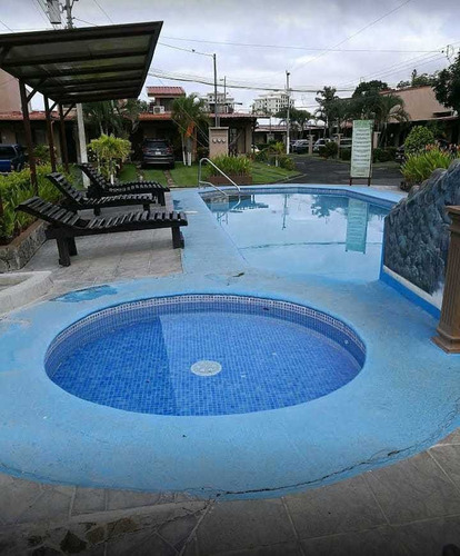 Imagen 10 de 11 de Hermosa Villa Vacacional En El Centro De Jacó