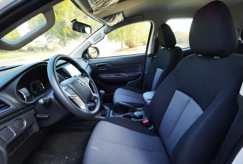 Imagen 10 de 11 de 2022 Mitsubishi L200 Work