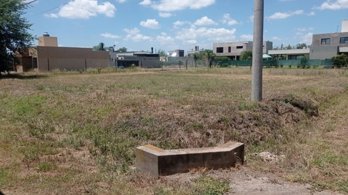 Terreno En Venta En Funes City