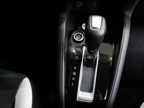 Imagem 12 de 13 de Nissan Versa Advance 1.6 (flex) (aut)