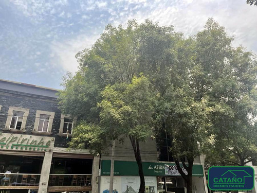Av. Revolución, Edificio De Oficinas Con 4 Niveles En Venta