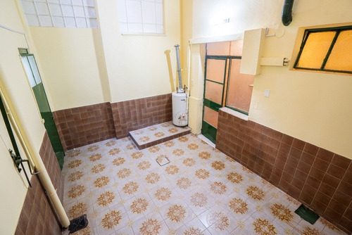 Departamento Ph En Venta En Parque Patricios, Capital Federal, Buenos Aires